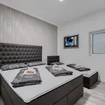 Fijala Apartment *