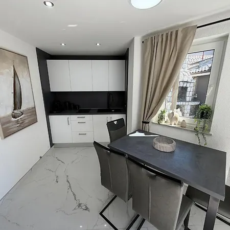 Fijala Apartment *